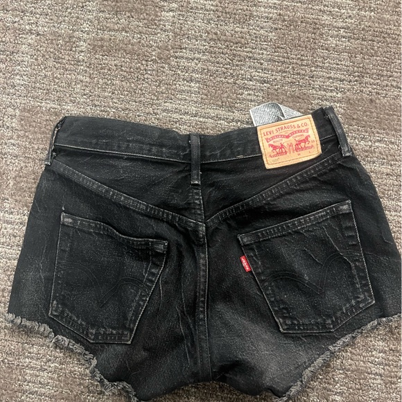 Levi’s 501 shorts size 24 - Picture 2 of 3